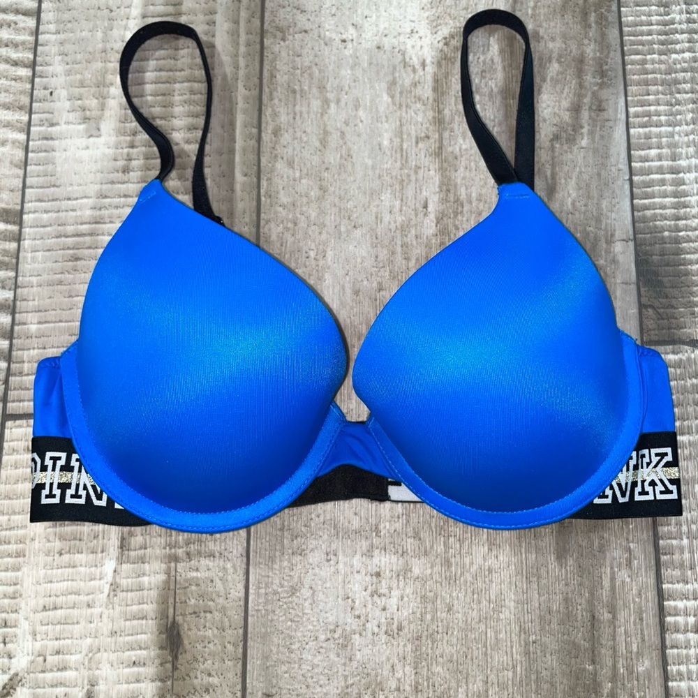 NWOT Victoria's Secret Bra 32C Blue and Black Logo